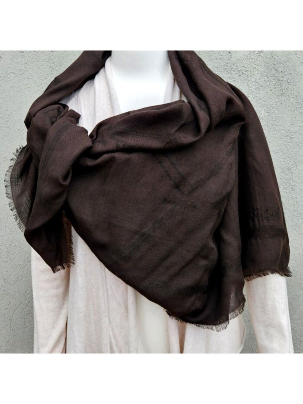 Vintage Valentino Cashmere Silk Shawl Wrap Espresso Brown Fringe 60x58 - Picture 6 of 14
